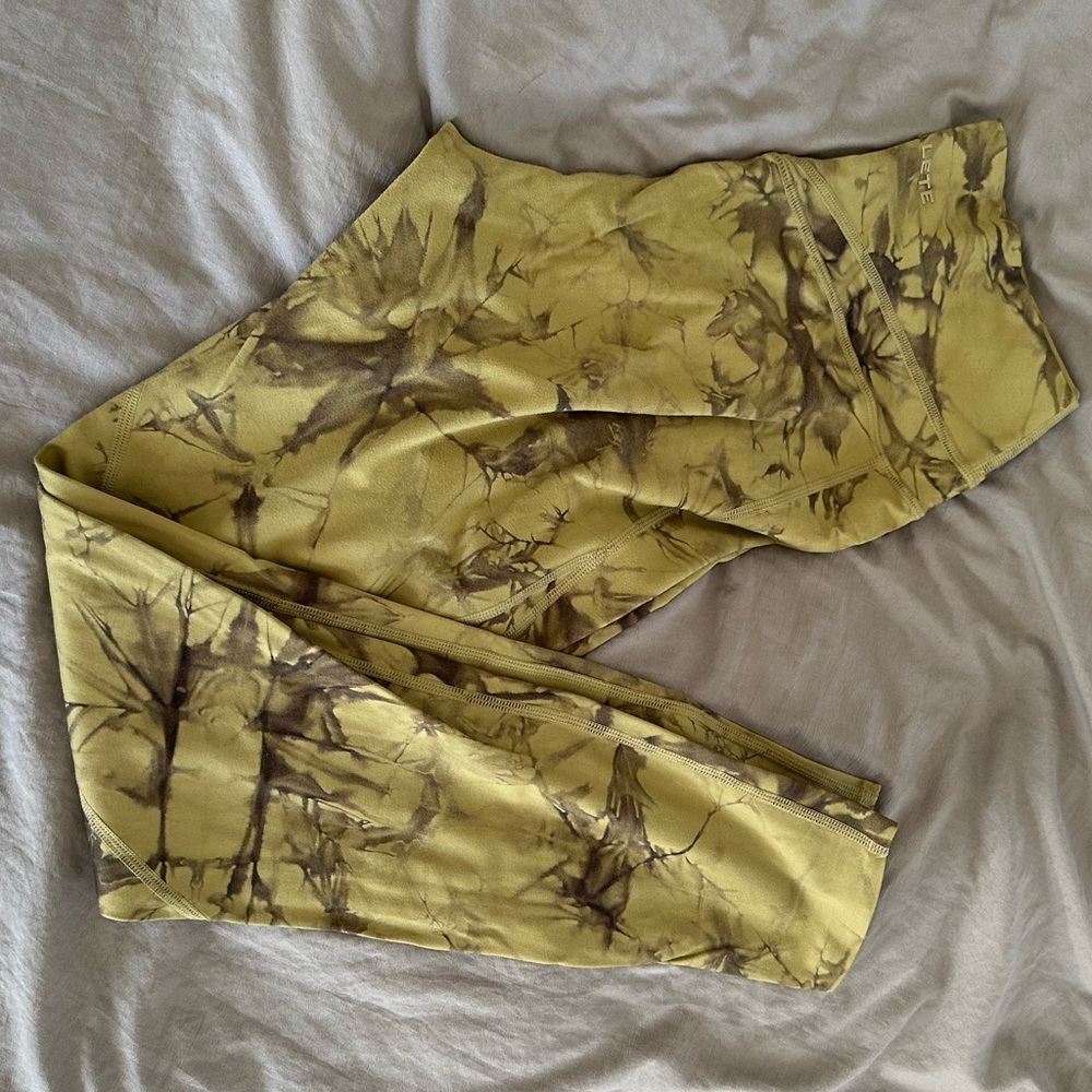 Alphalete leggings (alphalux)